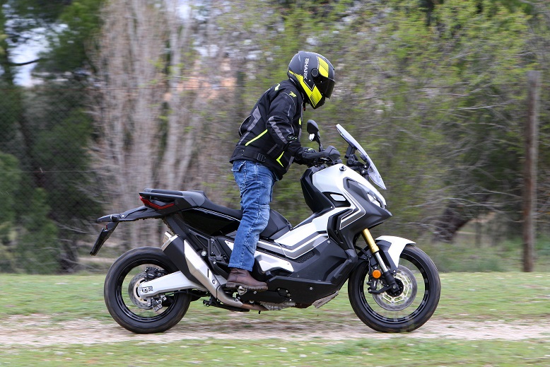 Honda x ADV 750